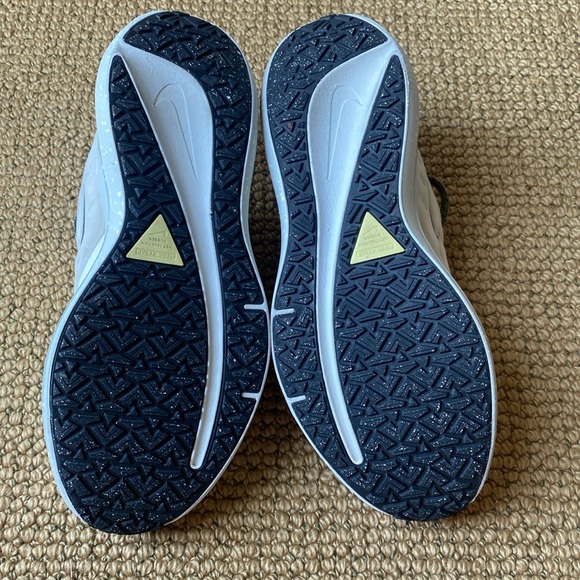 Nike Nike Air Winflo 9 Shield Womens DM1104 Sneakers Pale Ivory high Voltage EUC - Picture 9 of 11